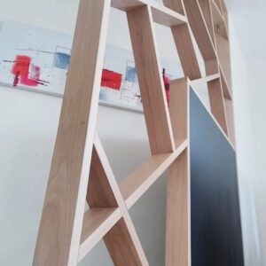banc sur mesure, banc bois sur mesure, Rénovation escalier, ébénisterie escalier, rénovation escalier bordeaux, rénovation escalier gironde, Rénovation salle de bain, rénovation et aménagement salle de bain, rénovation et aménagement chambre, Réalisation bureau sur mesure, réalisation bureau artisanle sur mesure Bordeaux, Portail Bordeaux, fabrication et pose portail alu et pvc bordeaux, pose et fabrication artisanale portail gironde, Aménagement extérieur, terrasse bordeaux, carport Bordeaux, carport artisanle Gironde, appenti Bordeaux, appenti Gironde, Porte sur mesure, porte artisanale, rénovation porte bois, rénovation porte ancienne, ébénisterie porte, Volets bois, volets artisanal, volets sur mesure, volets Bordeaux, volets fabrication artisanles, volets sur-mesure, volets sur mesure bordeaux, volets sur mesure Gironde, volets sur mesure Sauveterre de Guyenne, Rénovation cuisine traditionnelle, cuisine traditionnelle bois, rénovation cuisine vmg bois, vmg bois expert en cuisine, vmg bois pose de cuisine traditionnelle et moderne en girond,e nouvelle aquitaine, vmg bois expert en cuisine, vmg bois conseiller en cuisine, cuisine sur mesure, cuisines sur mesure, cuisine bordeaux, cuisine nouvelle aquitaine, cuisine gironde,Cuisine moderne et élégante en Gironde, mettant en valeur des matériaux nobles comme le bois et la pierre. Les lignes épurées et le design contemporain se marient harmonieusement avec des touches rustiques, créant un espace à la fois chaleureux et fonctionnel. Éclairée par une lumière naturelle abondante, cette cuisine offre un cadre convivial pour des moments culinaires partagés, robinetterie cuisine, hotte aspirante, VMG bois votre artisan menuisier en gironde, vmg bois artisan Bordeaux, artisan menuisier Bordeaux, artisan menuisier Sauveterre de guyenne, artisan menuisier nouvelle aquitaine, artisan mensuisier, ébénisterie artisanale Gironde, ébénisterie artisanale Bordeaux, ébénisterie artisanale, Entre-deux-mers, artisan bois, artisan alu, artisan pvc, artisan aménagement extérieur et intérieur, terrasse bois, pergola bois, bardage bois, placards sur mesure, escalier bois, dressing bois artisan en gironde, placards sur mesure, escalier bois, dressing bois artisan sur Bordeaux, entreprise de menuiserie sur mesure, création mobilier bois, meuble sur mesure, artisan cuisiniste Bordeaux, artisan cuisiniste Gironde, artisan cuisiniste Nouvelle aquitaine, urgence serrurerie Béziers, ouverture de porte, sécurité après cambriolage, demande devis menuisier, prise de contact serrurier, dressing bois Bordeaux, escalier sur mesure Bordeaux, escalier sur mesure Gironde, escalier sur mesure Sauveterre de guyenne, aménagement intérieur bois, projets menuiseries Bordeaux, projets menuiseries sauveterre de guyenne, aménagement extérieur, améngamenet terrasses bois Bordeaux, aménagement buanderie, aménagement dressing, réalisation bibliothèque, placards bordeaux, placards gironde, placards sauveterre de guyenne, chambre parentale Bordeaux, chambre parentale Gironde, chambre parentale Sauveterre de guyenne, claustra sur mesure bordeaux, claustra sur mesure Gironde